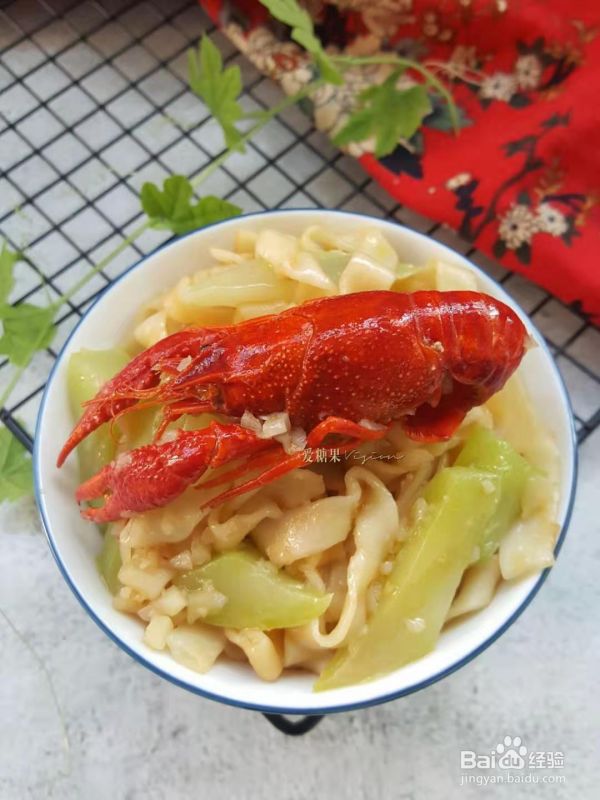 蒜香小龙虾焖面