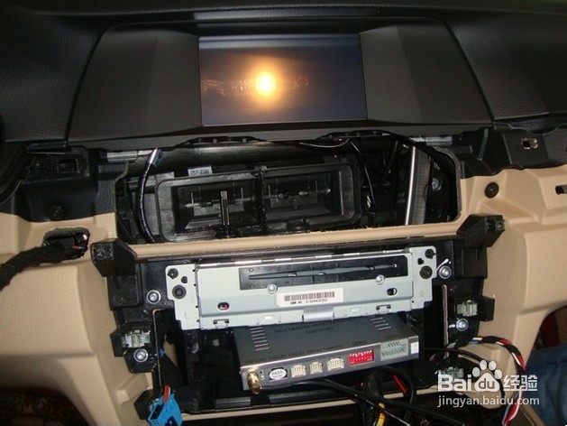 升级宝马5系导航功能具体做法