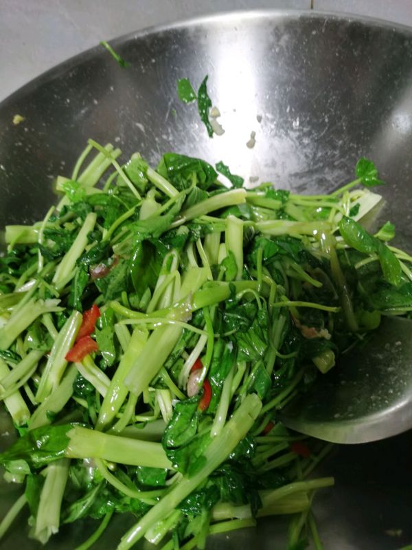 椒丝腐乳炒通菜