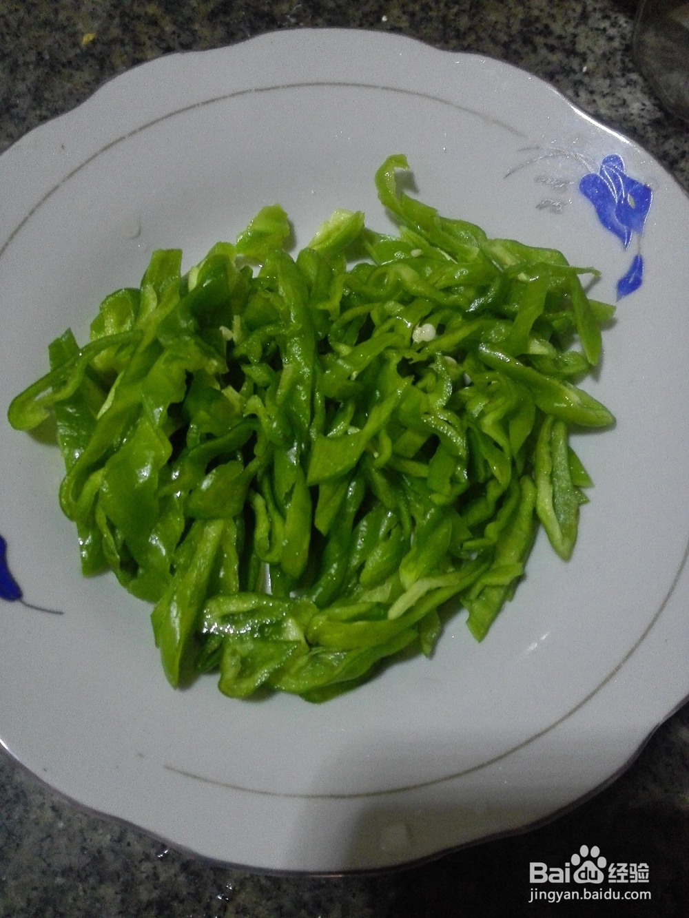 怎样做辣椒炒鸡肉？