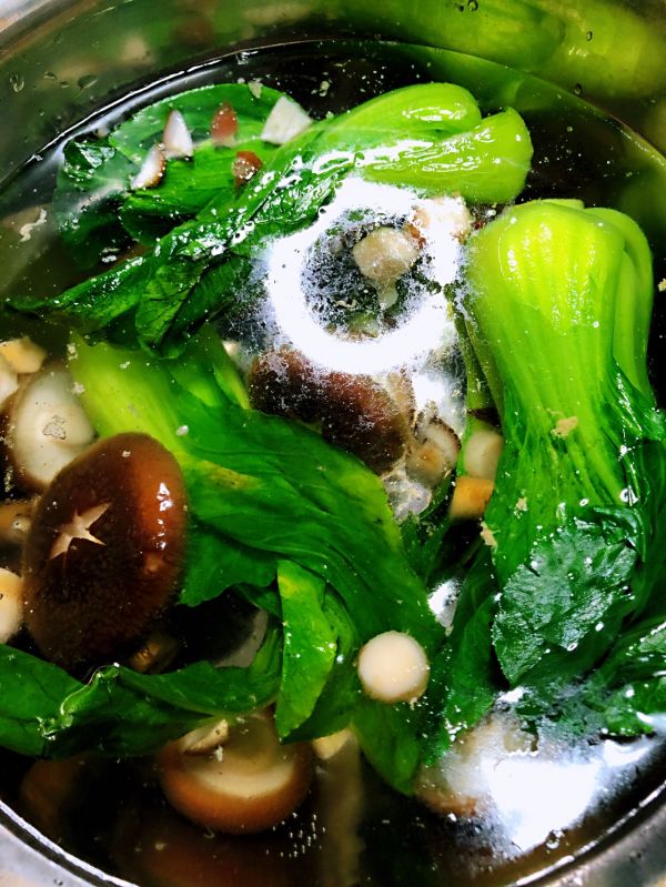 贵式腊肠煲仔饭
