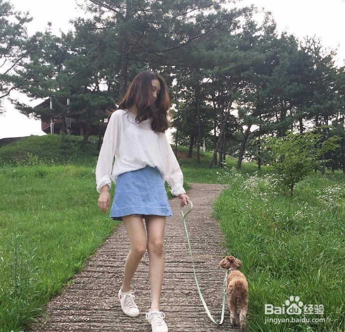 软妹子秋季的的清新搭配。