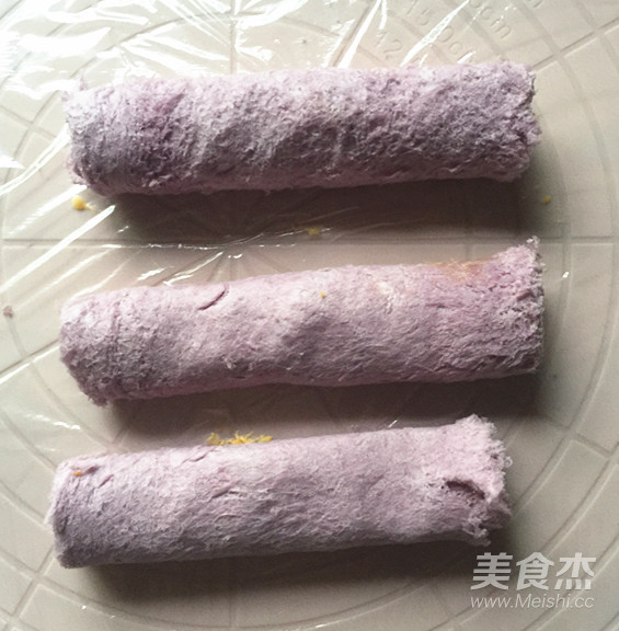 沙拉肉松吐司卷