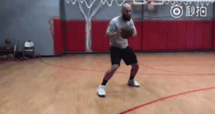 试探步再衔接这一招也能将对手晃倒