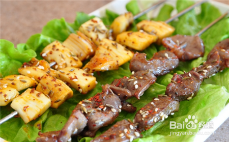 喝酒时这些菜不能吃