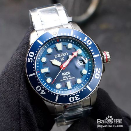 这个夏天的海滩，最好看的比基尼？潜水表不服