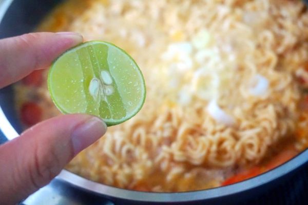 海鲜冬阴功泡面