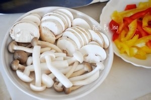 菌菇海参蝴蝶面的做法