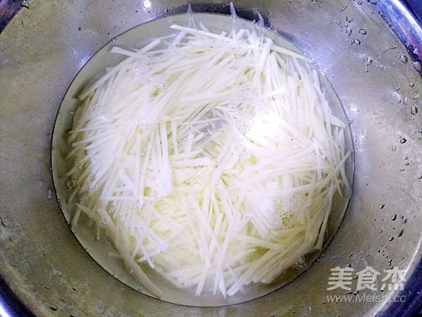 韭菜花炒洋芋丝
