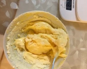 蛋黄溶豆的做法