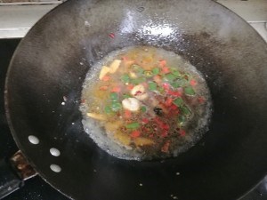 紫苏炒田鸡制作方法!