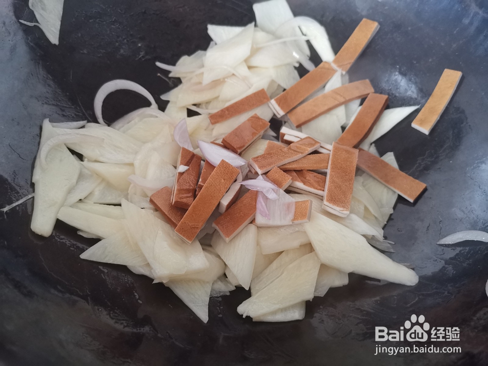 火腿肠炒茭白片