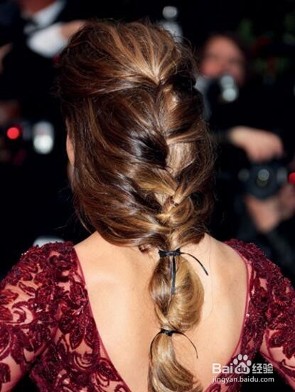 女星复古编发最抢镜，想要出众气质还得靠编发