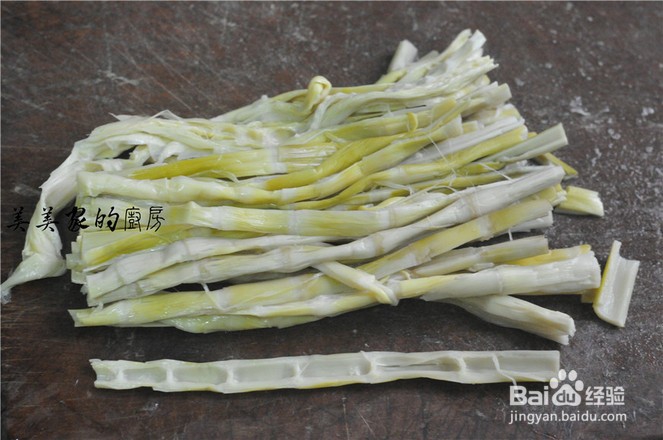 笋丝炒腊肉的做法