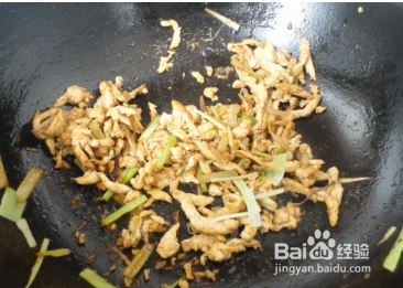 玉盘珍馐值万钱，鸡丝拉面真美味