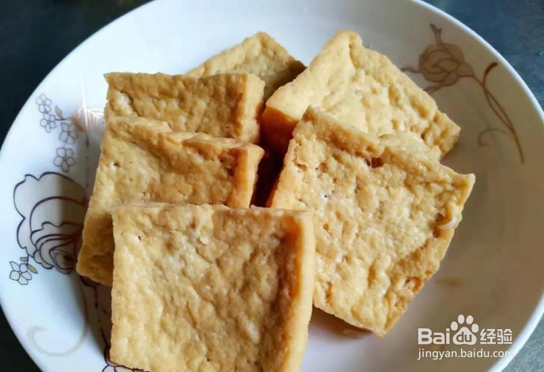 木耳炒豆腐怎么做？