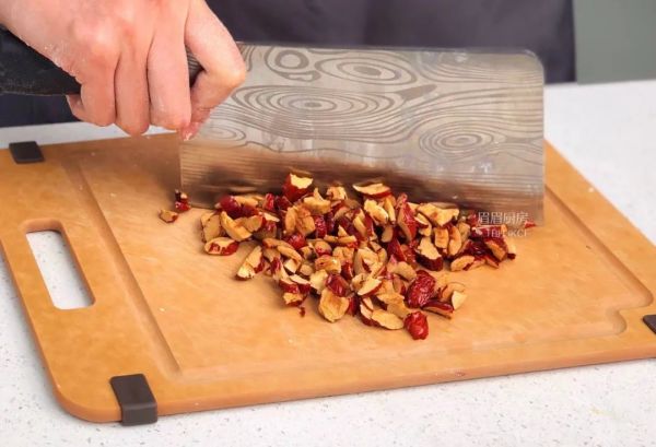 枣香猴头菇馒头