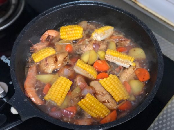 田园鲜虾鸡翅煲
