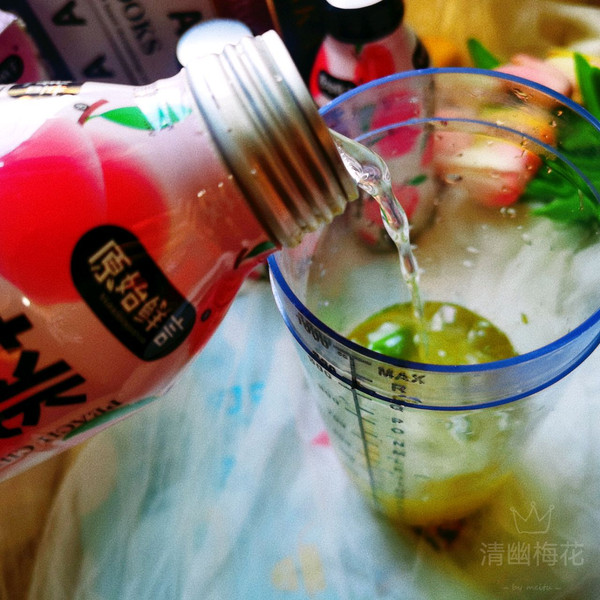 桃桃西打汽泡水