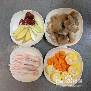 满满的胶原蛋白 猪蹄鸡爪汤