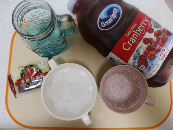 夏日冰饮蔓越莓果汁