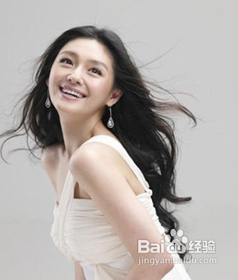 怎样去除眼袋之看看女名星是如何去除眼袋的!