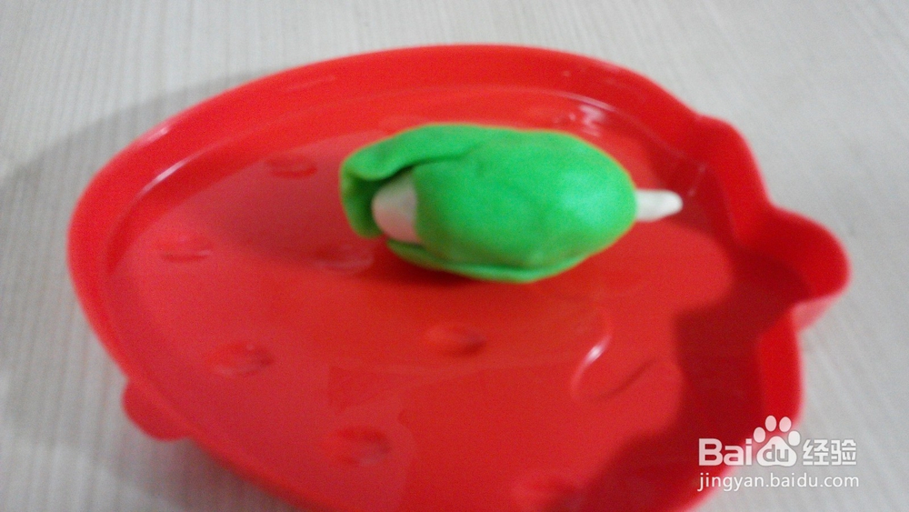 如何用彩泥制作大白菜