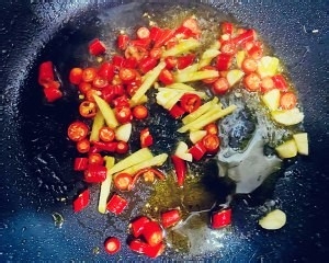 如何做芹菜辣炒银鱼干