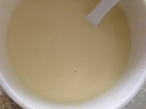 在家制作美味芒果千层蛋糕