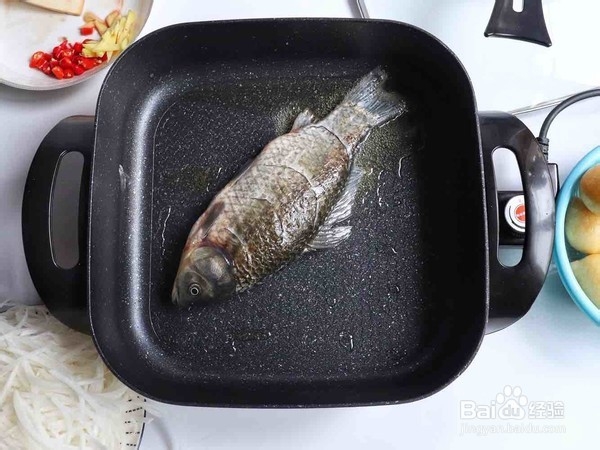 如何做萝卜丝鲫鱼汤