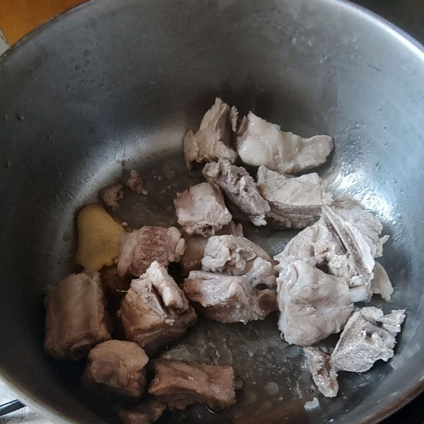 养生排骨萝卜汤