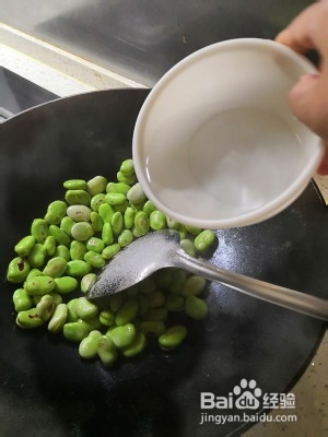 食补养生葱香蚕豆的做法