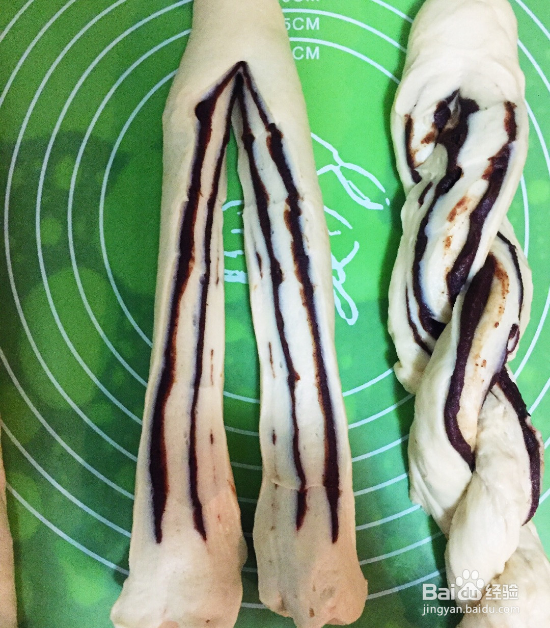 辫子豆沙面包的做法