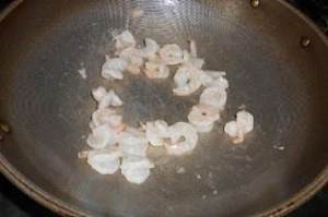 食补养生虾仁炒苦瓜的做法