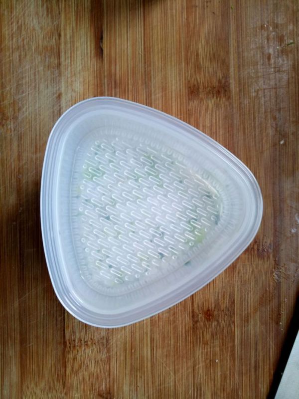 西兰花肉松饭团