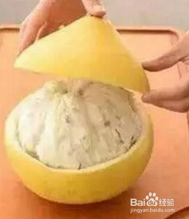 购买柚子时应该注意点什么怎么完整剥皮