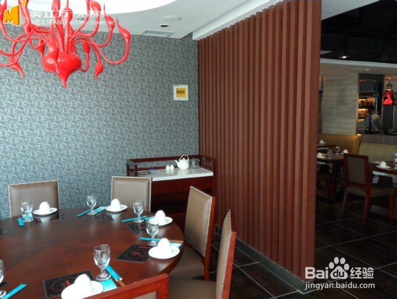 如何利用实木火锅家具装饰装修中式火锅店