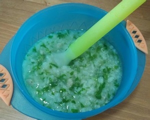 山药瘦肉蓬蒿菜粥