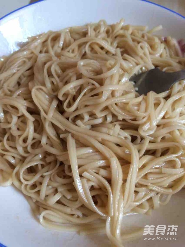 蒜油炒面的做法