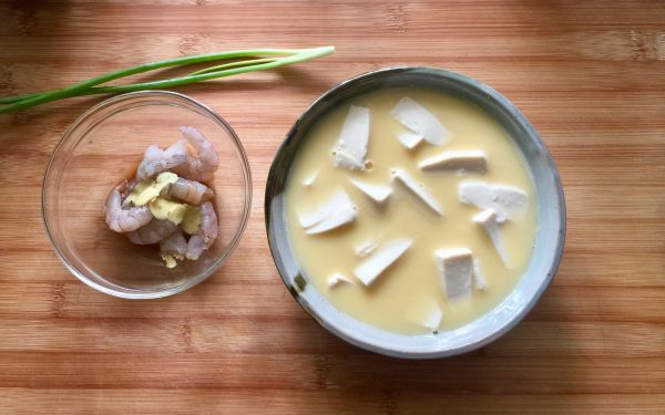 虾仁鸡蛋蒸豆腐