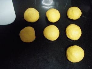 蝴蝶扇形蛋黄面包