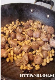 香辣黄豆猪尾煲