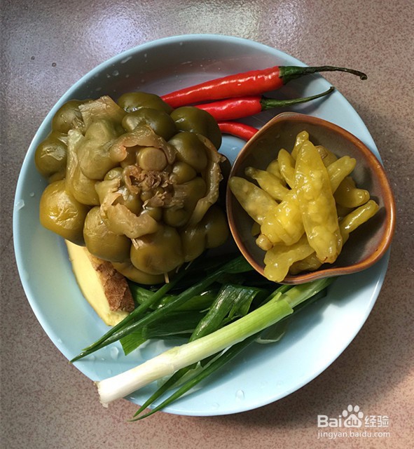 如何做出好吃的泡椒榨菜烧鱼腩