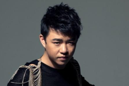 你是我最想要的美丽女人 是什么歌词