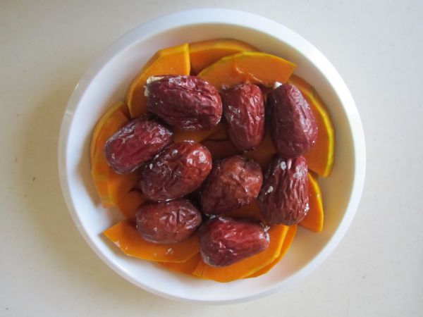 桂花红枣蒸南瓜