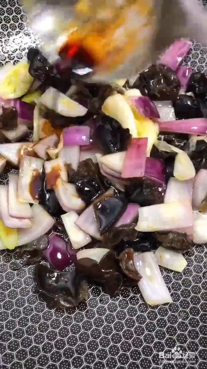 如何在家自制洋葱炒鸡蛋