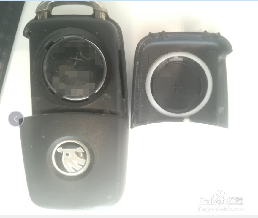 怎么拆卸大众或斯柯达车钥匙遥控器电池
