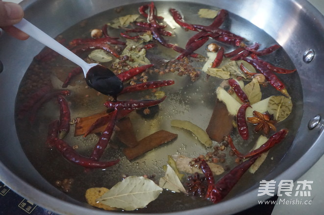 麻辣鸭脖子的做法