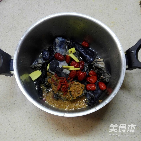酒酿乌骨鸡汤