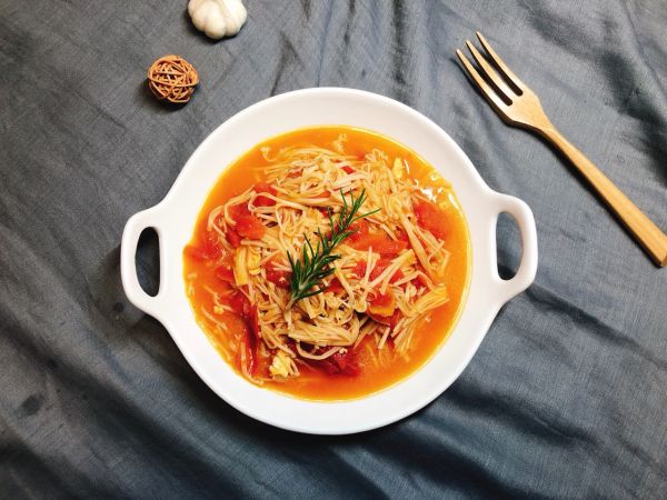 金针菇炒西红柿